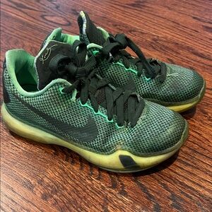 Boys Nike Kobe Bryant Sneakers Green Size 4.5Y
